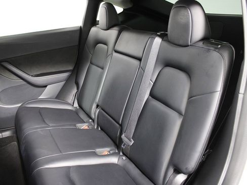 Used 2022 Tesla Model Y Performance image 27