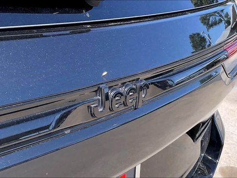 Used 2024 Jeep Grand Cherokee Altitude AWD/4WD image 30