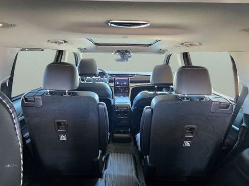 Used 2022 Jeep Grand Cherokee L Limited w/ Luxury Tech Group II image 24