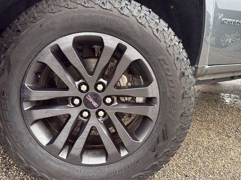 Used 2020 GMC Canyon SLE w/ Elevation Edition RWD image 29