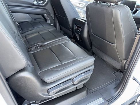Used 2021 Chevrolet Suburban LT image 19