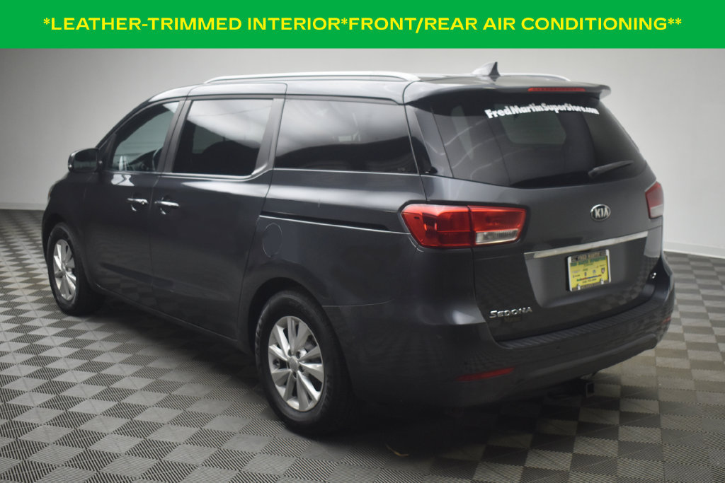 Used 2017 Kia Sedona LX w/ LX Essentials Premium Package FWD image 4