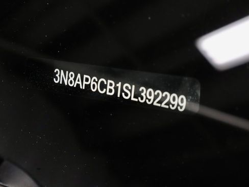 Certified 2025 Nissan Kicks SV image 34