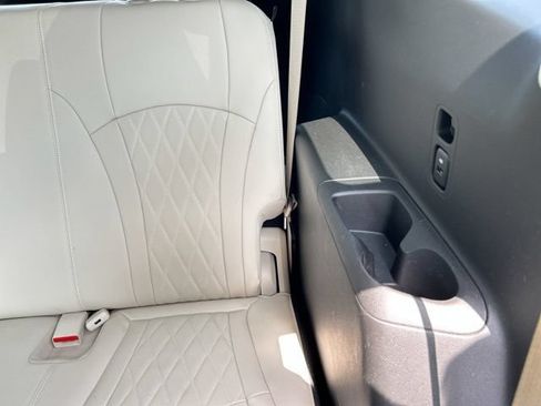Used 2023 Buick Enclave Avenir w/ LPO, Floor Liner Package AWD/4WD image 23