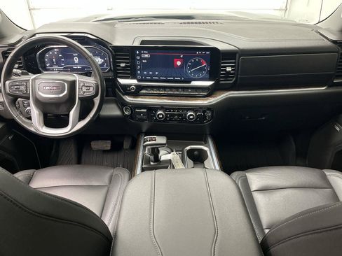 Certified 2024 GMC Sierra 1500 Elevation w/ Elevation Premium Package AWD/4WD image 4
