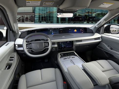 New 2026 Lincoln Navigator L Premier image 9