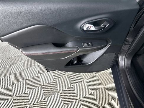 Used 2015 Jeep Cherokee Trailhawk w/ Comfort/Convenience Group image 15