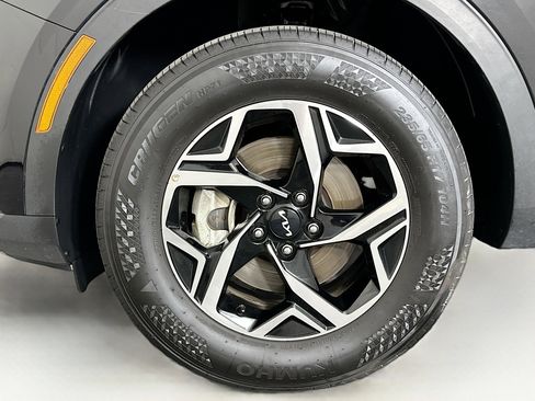 Used 2025 Kia Sportage LX image 11