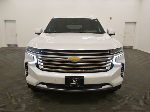 Used 2023 Chevrolet Suburban High Country image 11