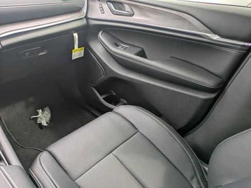 New 2025 Jeep Grand Cherokee Overland w/ Luxury Tech Group IV image 15