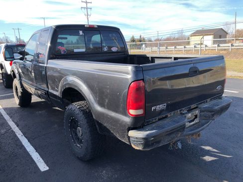 Used 2003 Ford F250 XLT image 5