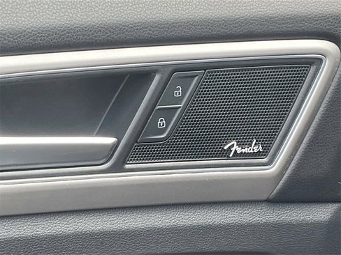 Used 2018 Volkswagen Atlas SEL Premium image 18