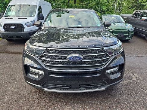Used 2021 Ford Explorer XLT w/ Equipment Group 202A AWD/4WD image 2
