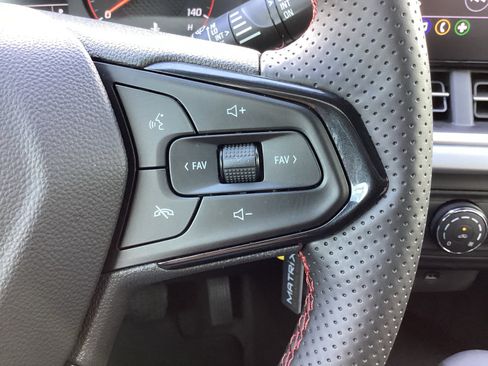 Used 2026 Chevrolet Trax RS FWD image 33