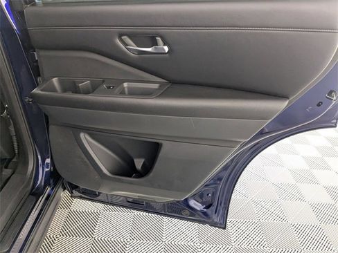 Used 2022 Nissan Pathfinder SL image 32