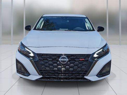 New 2025 Nissan Altima 2.5 SR image 8