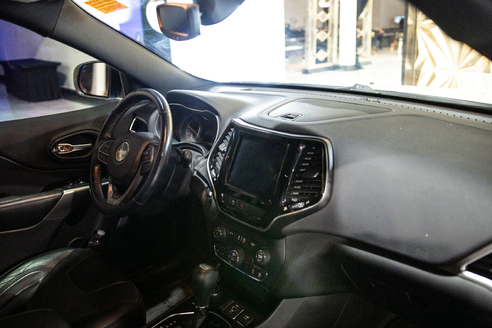 Used 2019 Jeep Cherokee High Altitude AWD/4WD image 13