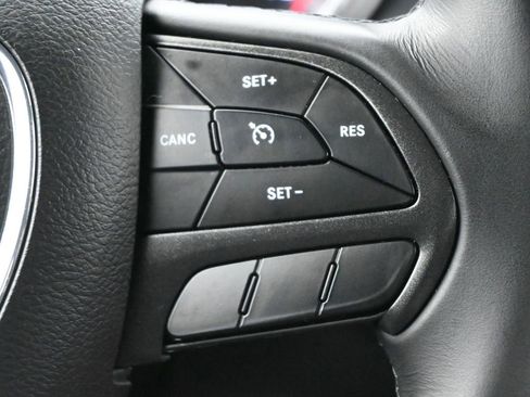 Used 2019 Dodge Charger SXT image 7