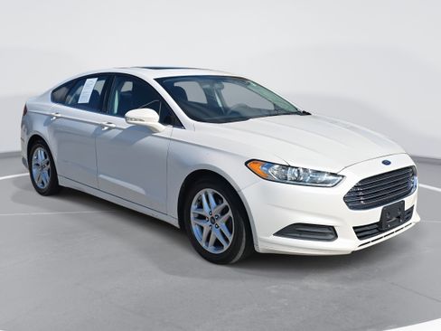 Used 2013 Ford Fusion SE image 3