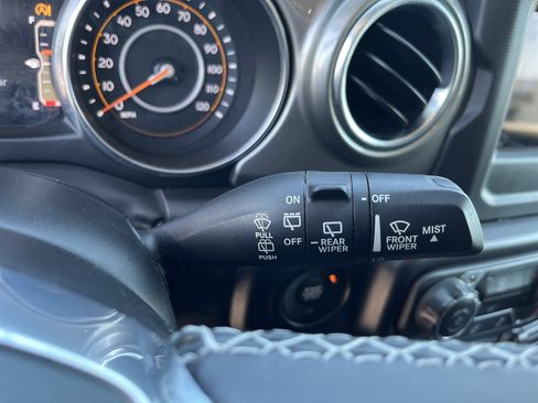 Used 2021 Jeep Wrangler Unlimited Sahara AWD/4WD image 23