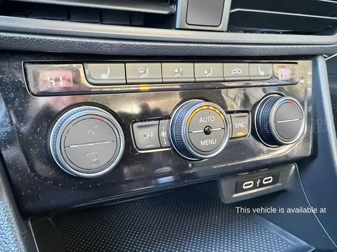 Used 2023 Volkswagen Jetta SE image 22