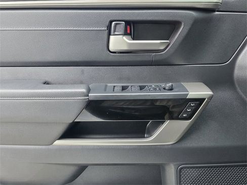 Used 2025 Toyota Tundra Limited image 19