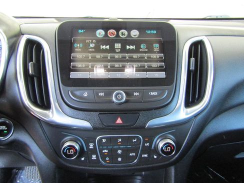 Used 2018 Chevrolet Equinox LT w/ Sun & Infotainment Package FWD image 17
