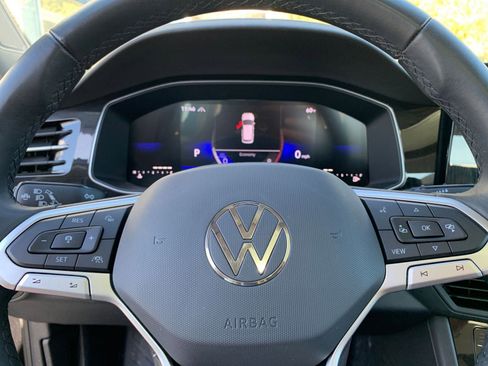 Used 2025 Volkswagen Jetta SE image 27