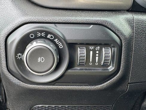 Used 2020 Jeep Wrangler Unlimited Sahara AWD/4WD image 40