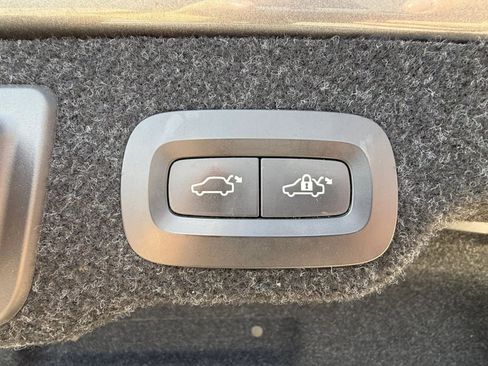 Used 2017 Volvo S90 T6 Inscription w/ Vision Package AWD/4WD image 32