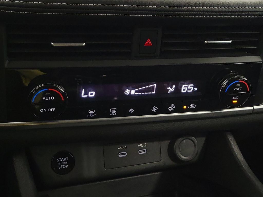 Used 2025 Nissan Rogue SV AWD/4WD image 20