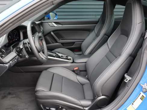 Certified 2025 Porsche 911 Carrera image 5