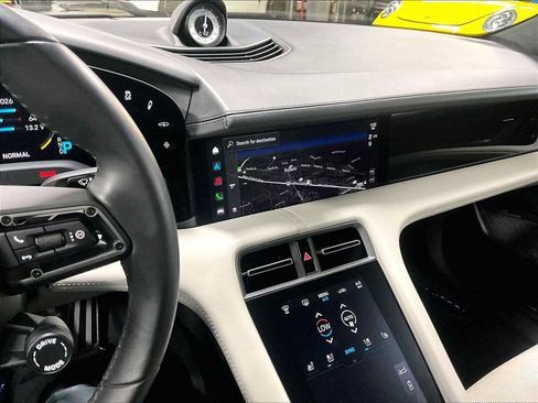 Used 2022 Porsche Taycan Turbo S image 19