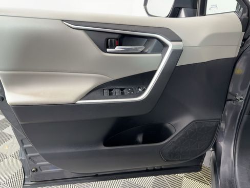 Used 2023 Toyota RAV4 XLE w/ Convenience Package image 9