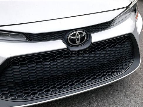 Certified 2022 Toyota Corolla LE image 27
