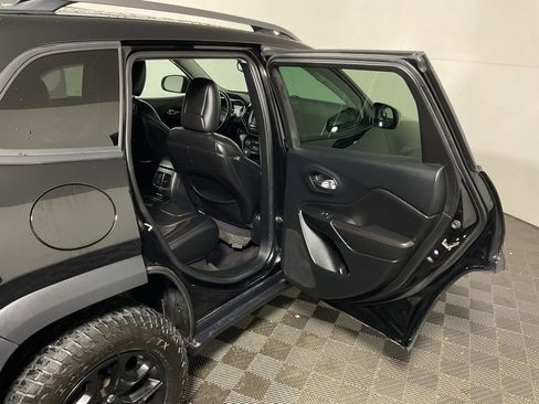 Used 2019 Jeep Cherokee Trailhawk w/ Comfort/Convenience Group image 34