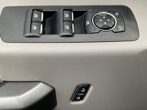 Used 2020 Ford F150 XLT image 17