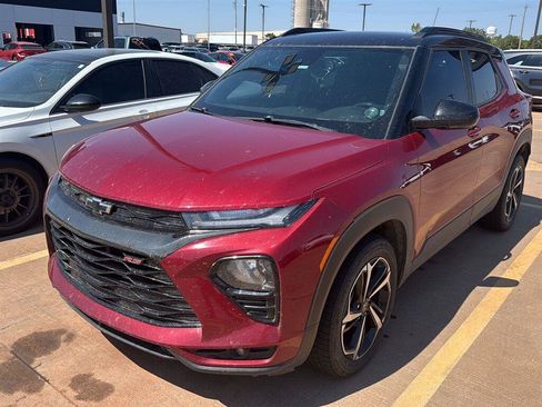 Used 2021 Chevrolet TrailBlazer RS w/ Convenience Package FWD image 2