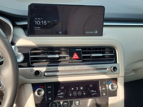 Certified 2025 Genesis G70 2.5T image 11