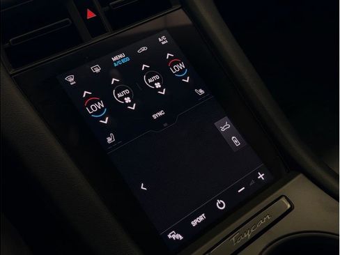 Used 2023 Porsche Taycan image 15