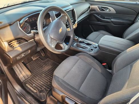 Used 2019 Chevrolet Traverse LS FWD image 7