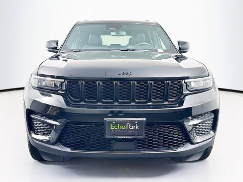 Used 2023 Jeep Grand Cherokee Altitude image 2