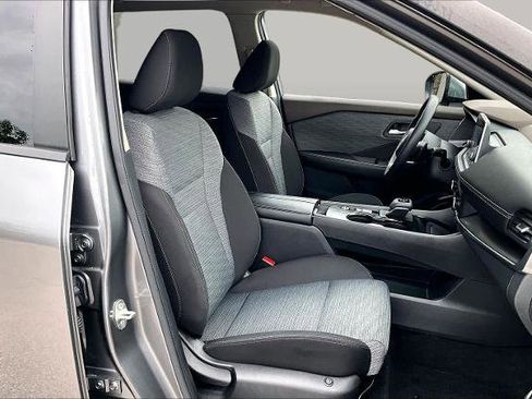 Certified 2023 Nissan Rogue SV FWD image 9