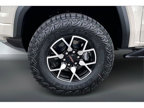 New 2026 GMC Canyon AT4X image 13