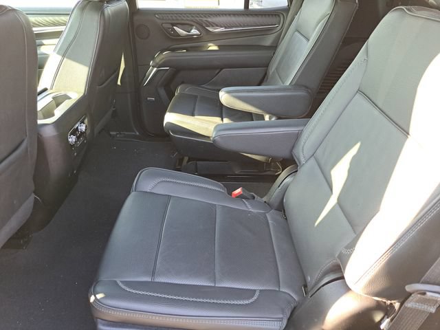 Used 2024 GMC Yukon Denali AWD/4WD image 8