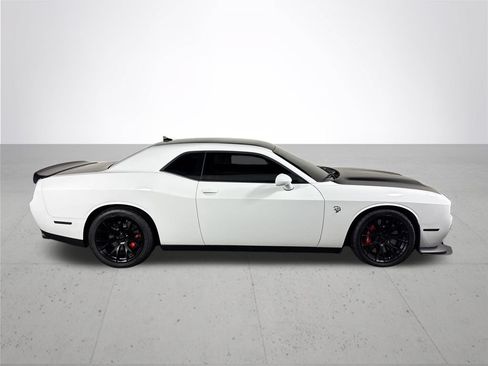 Used 2022 Dodge Challenger SRT Hellcat Redeye RWD image 5