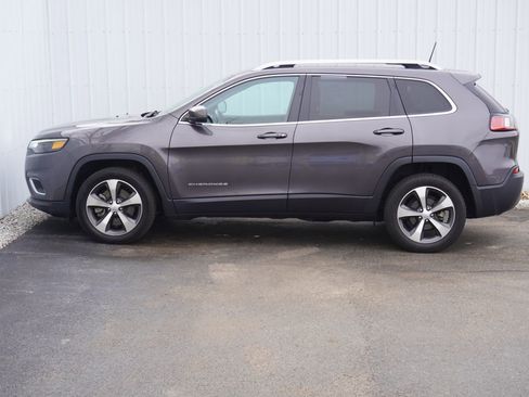 Used 2020 Jeep Cherokee Limited image 3