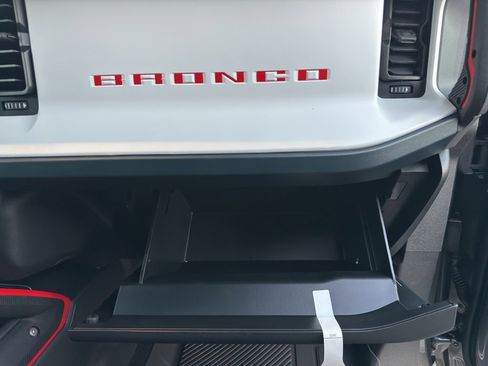 New 2025 Ford Bronco Heritage Edition image 39