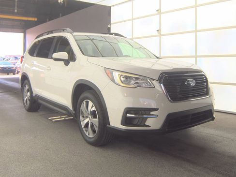 Used 2022 Subaru Ascent Premium w/ Convenience Package AWD/4WD image 4