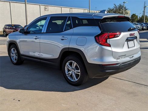 Used 2021 GMC Terrain SLE image 8